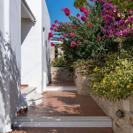 Holiday home Hill Top-piperi Naousas