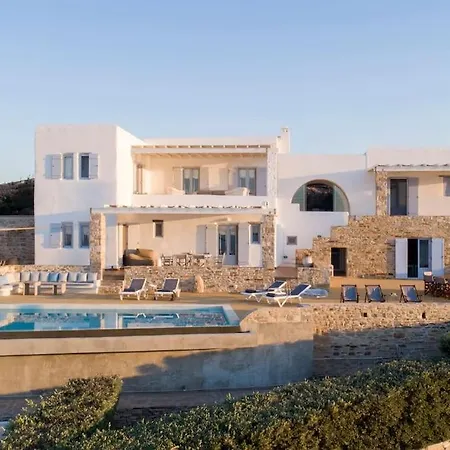 Hill Top-piperi Naousas Holiday home *
