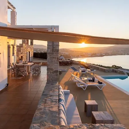 Hill Top-piperi Naousas Holiday home