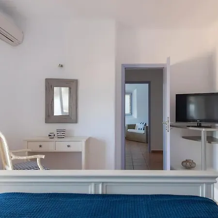 Holiday home Hill Top-piperi Naousas *